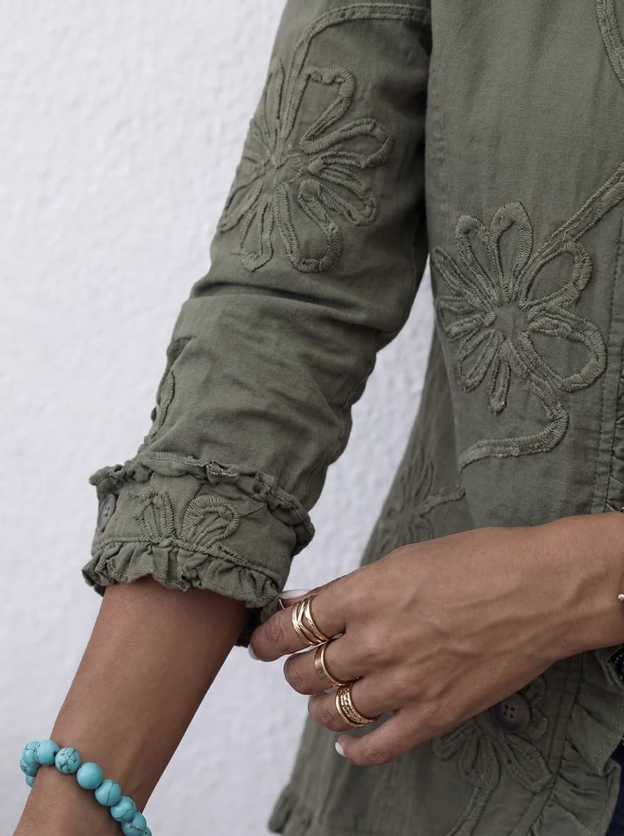 Assunta | Chaqueta Bordada con Volantes