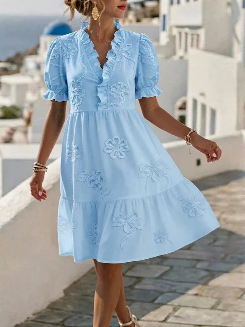 Blossom | Vestido con Volantes, Bordado y Escote en V