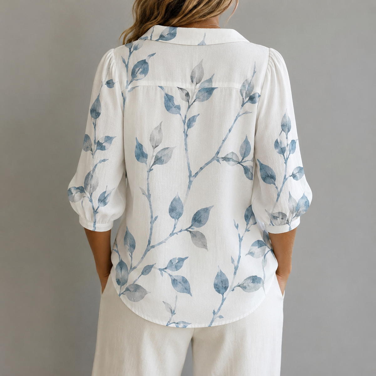 Ella Blusa Elegante con Estampado de Hojas