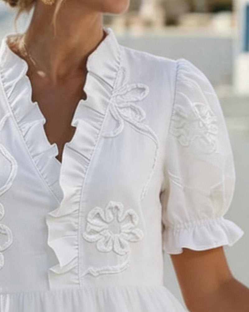 Blossom | Vestido con Volantes, Bordado y Escote en V