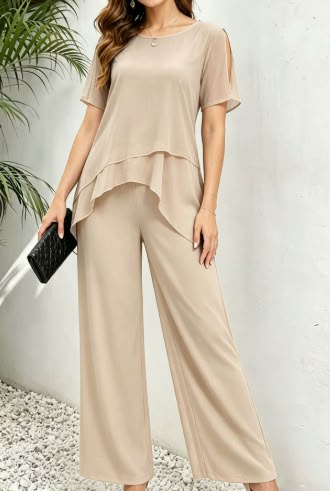 Conjunto de Pantalón con Capa de Chifón y Escote con Ojal Bordado
