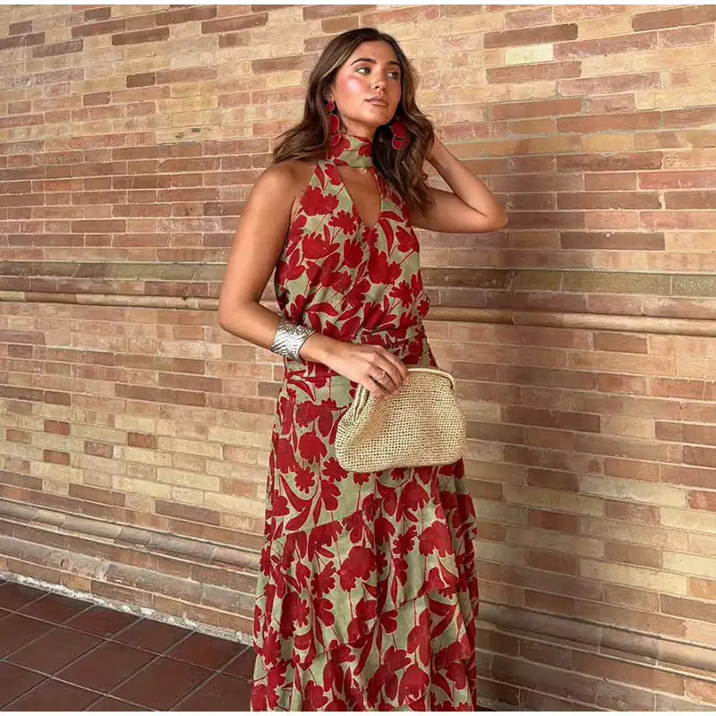 Miriam Conjunto Floral Halter y Falda