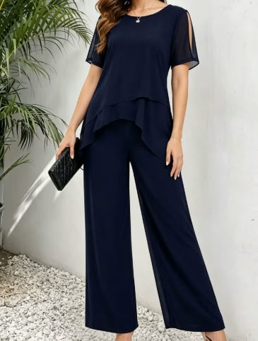 Conjunto de Pantalón con Capa de Chifón y Escote con Ojal Bordado