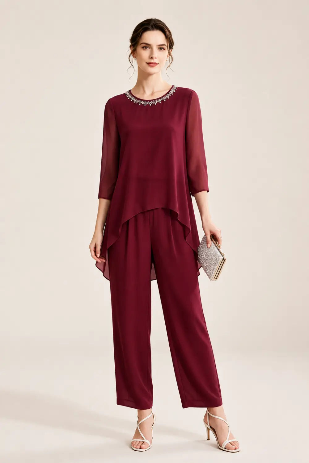 Conjunto de Pantalón con Capelina de Gasa y Pedrería