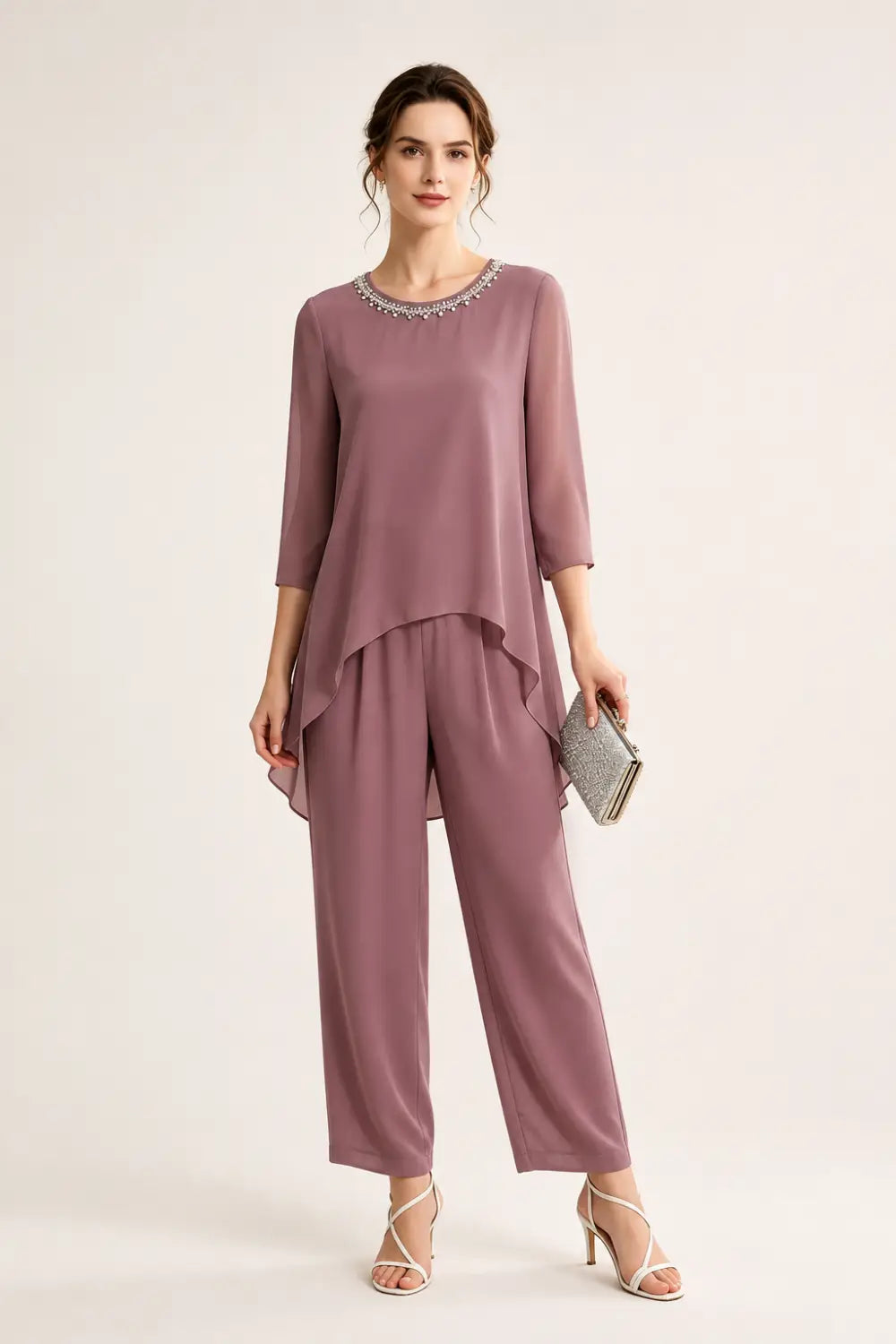 Conjunto de Pantalón con Capelina de Gasa y Pedrería